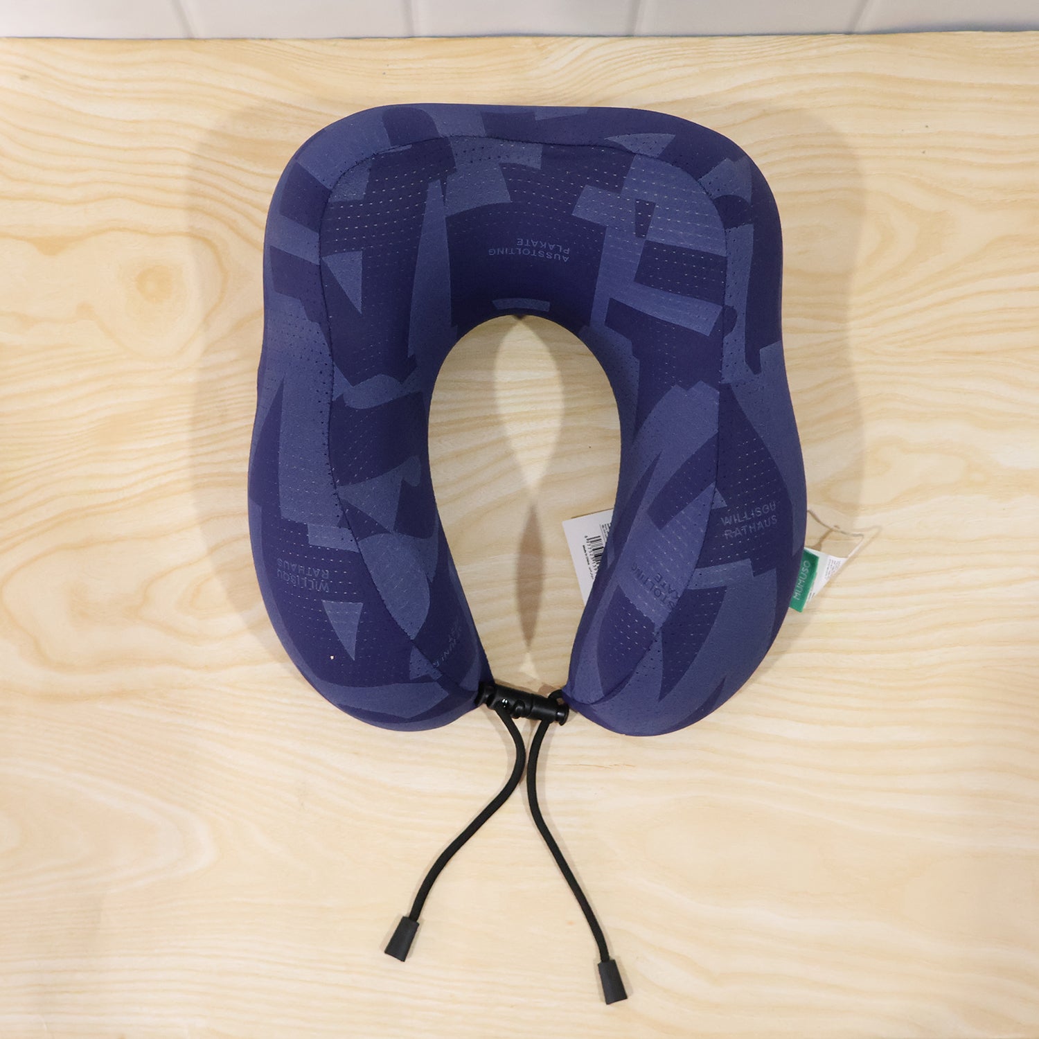 Lightweight U shape travel pillow for planes and buses